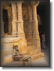 Bikaner interieur temple * 692 x 922 * (107KB)